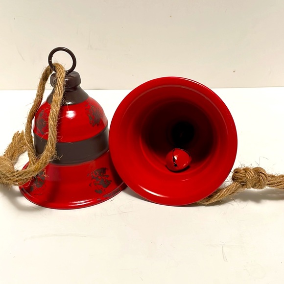 Rustic Country Red Bells - Picture 2 of 4